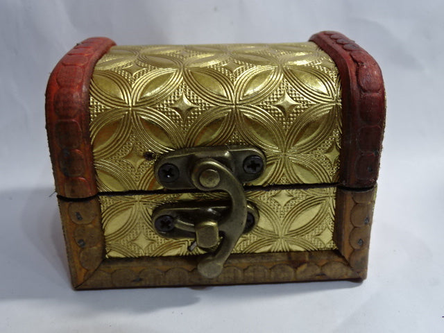 'Lucky Treasure Trove' Handmade Antique Look Box With 25 Crystals