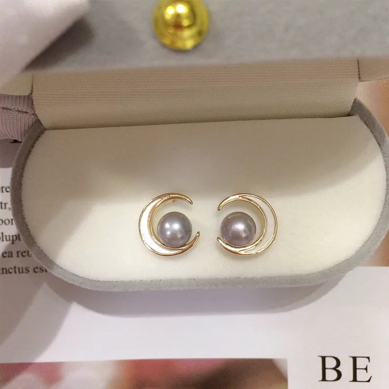Zhuji  Crescent-shaped Pearl Earrings